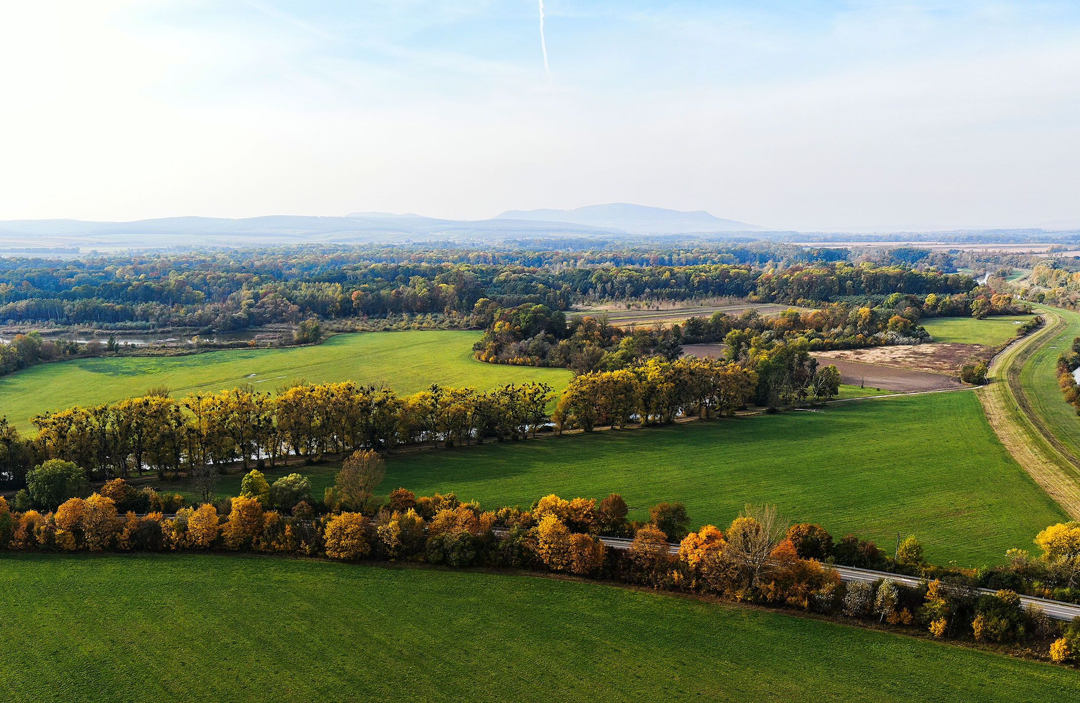 Historie a současnost folklorního života v obcích LVA a Dolního Rakouska