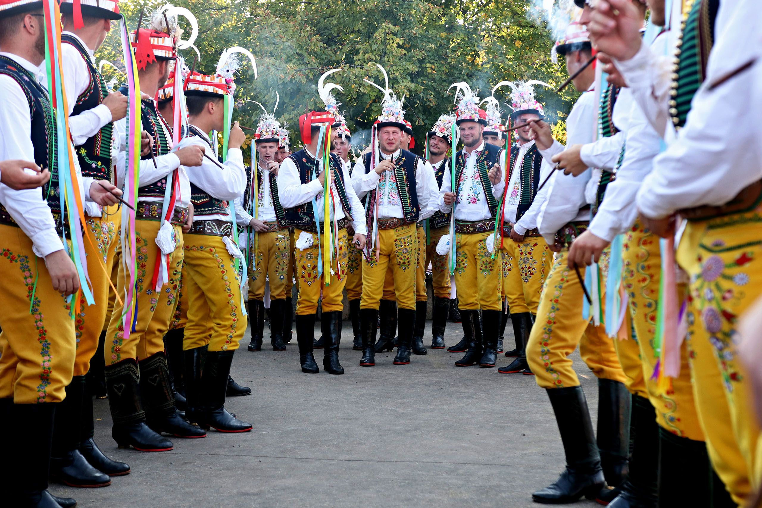 Historie a současnost folklorního života v obcích LVA a Dolního Rakouska